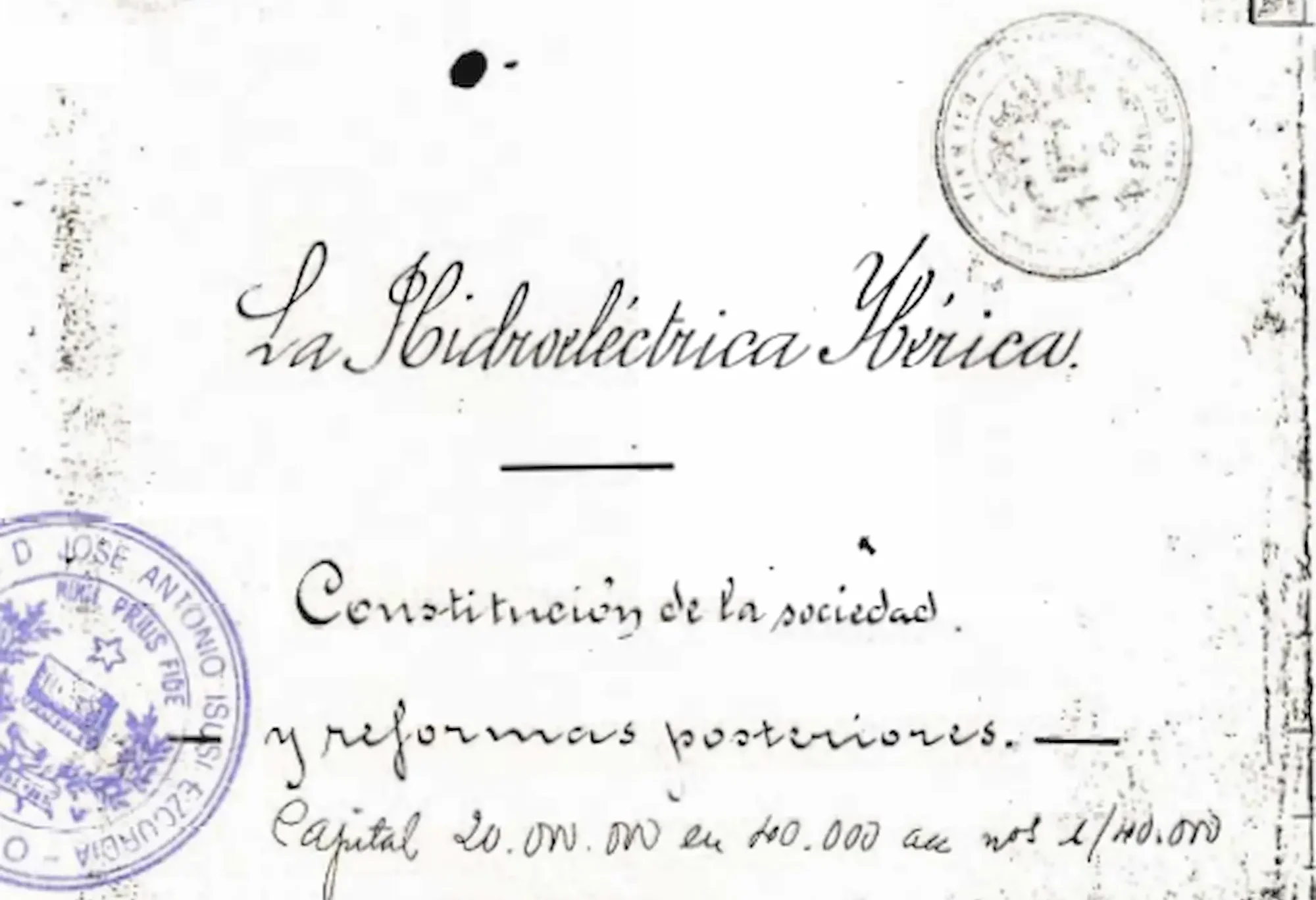 Imagen de un recorte de una acción escaneada de un libro y una fotografía de las escrituras de cuando se creó Hidroeléctrica Ibérica en España.