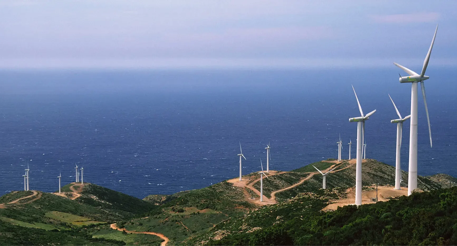 Fotografía del operador eólico Rokas, ubicado en Grecia